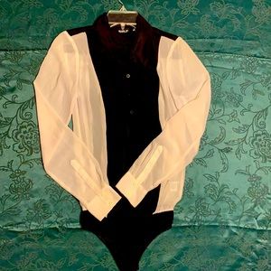 Stylish ABS Schwartz bodysuit.